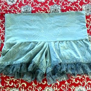 Organic cotton stretchy ruffle shorts